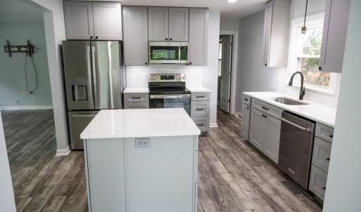 Photo #9 of 1218 Lakeview Drive, Lynchburg, VA 0.4 acres