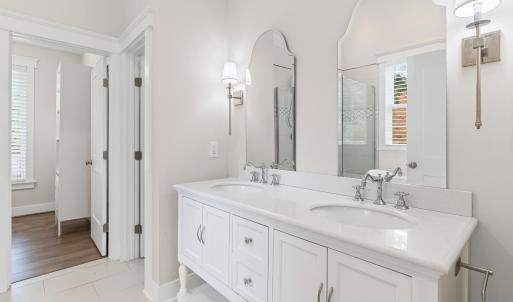 Primary En Suite
