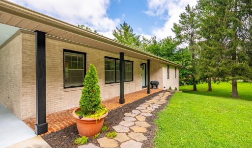 Photo #4 of 69 Creekview Lane, Lynchburg, VA 1.4 acres