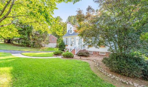 Photo #7 of 2405 Hawthorne Road, Lynchburg, VA 0.9 acres