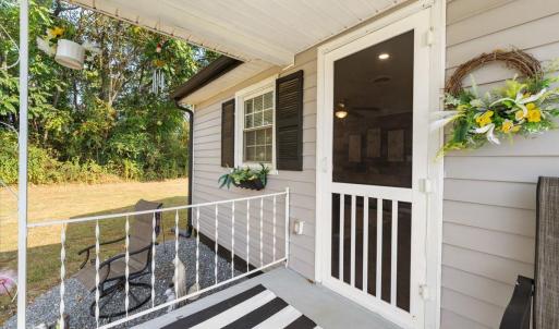 Photo #4 of 3684 Brights Road, Gretna, VA 0.9 acres