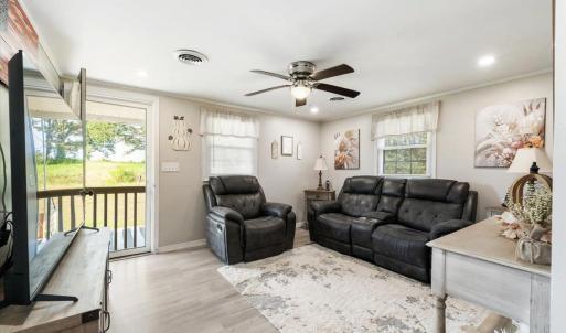 Photo #5 of 3684 Brights Road, Gretna, VA 0.9 acres