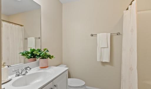 Full bathroom #2 upstairs