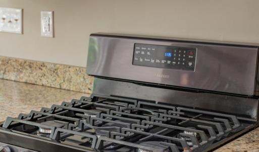 Propane range 4 +- yrs old