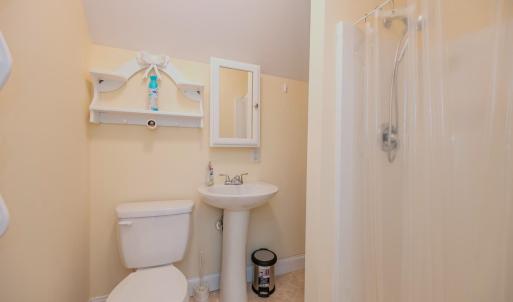 Full bath above garage