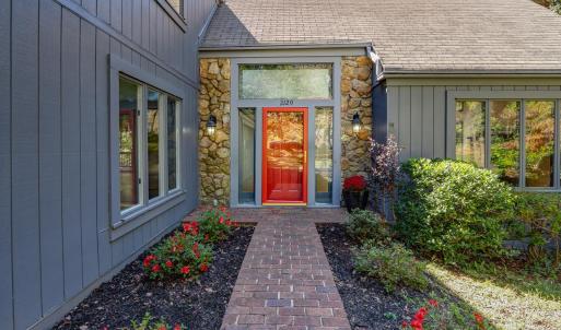 Photo #3 of 2120 Surrey Place, Lynchburg, VA 0.5 acres