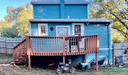 Relax on deck overlooking fenced backyard!!
