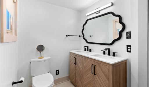 MAIN LEVEL BATH