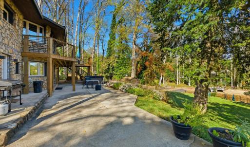 Lower Level - Lake Side Patio
