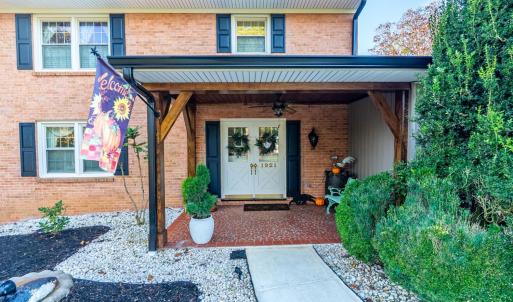 Photo #4 of 1921 Tabby Ln, Altavista, VA 1.4 acres