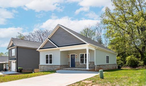 Photo #2 of 456 North Avenue, Appomattox, VA 0.1 acres