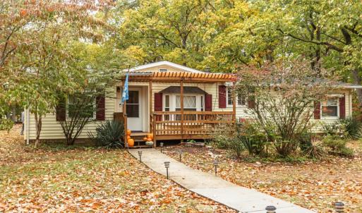 Photo #1 of 301 Log Cabin Road, Appomattox, VA 1.0 acres