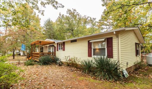 Photo #4 of 301 Log Cabin Road, Appomattox, VA 1.0 acres