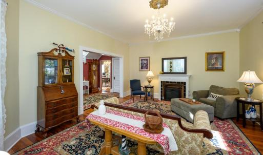 Photo #13 of 1002 Broad Street, Altavista, VA 0.3 acres