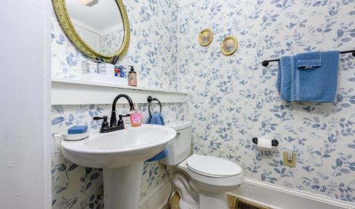 Photo #18 of 1002 Broad Street, Altavista, VA 0.3 acres