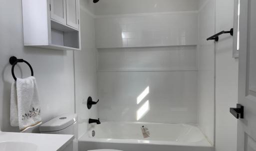 Upstairs Full bath #2!