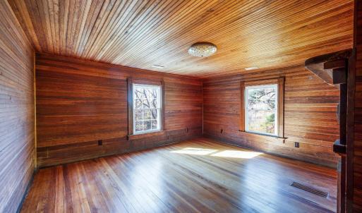 2nd floor bedroom