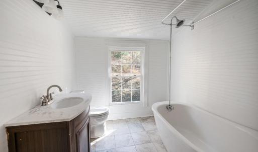 2nd floor bathroom