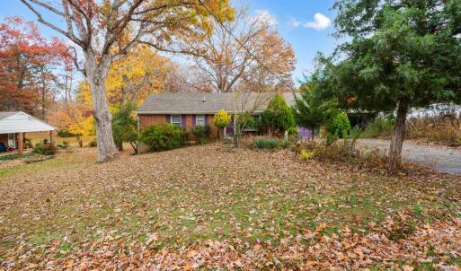 Photo #2 of 423 Woodland Cir, Lynchburg, VA 0.5 acres