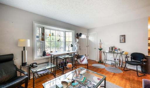 Photo #4 of 423 Woodland Cir, Lynchburg, VA 0.5 acres