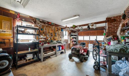 Photo #17 of 423 Woodland Cir, Lynchburg, VA 0.5 acres