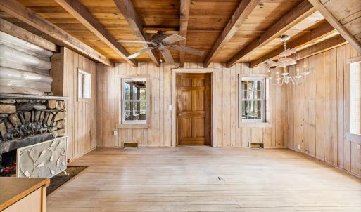 Lakeside - Living Room w/Fireplace