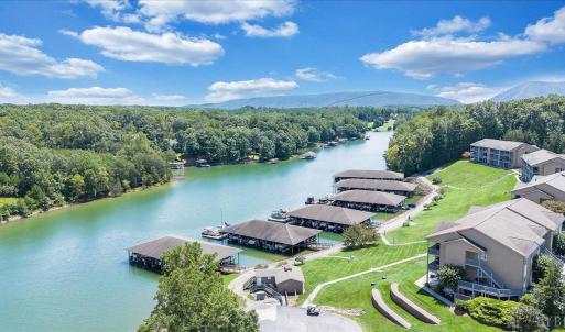 Photo #39 of 1137 Mariners Way, Huddleston, VA