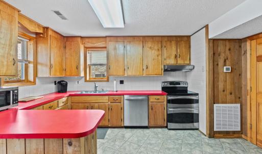 Photo #7 of 1392 Hermitage Circle, Huddleston, VA 0.8 acres