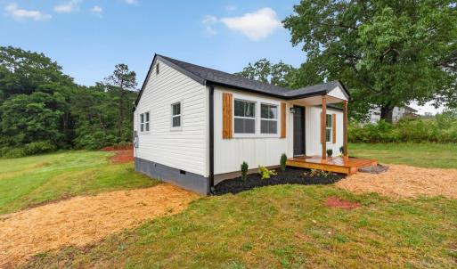 Photo #20 of 3556 Brights Road, Gretna, VA 0.4 acres