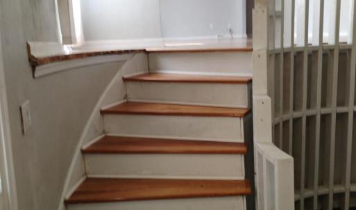 STEPS TO LIVING AREA