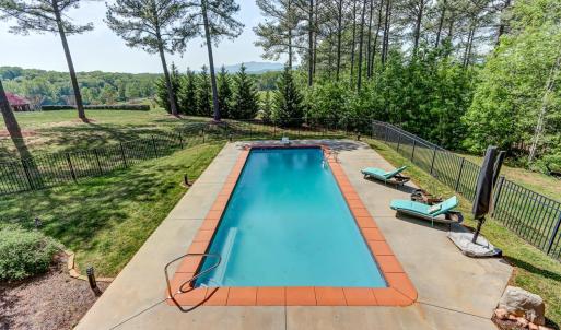 Inground, self cleaning, salt water pool with beautiful views of golf course and mountains!