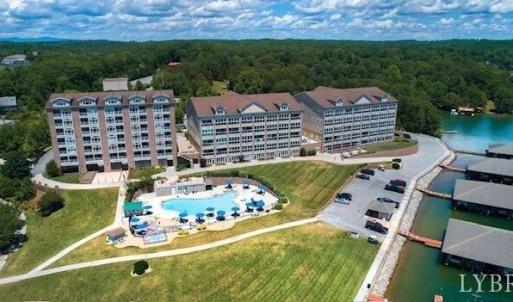 Photo #13 of 1273 Graves Harbor Trail, Huddleston, VA