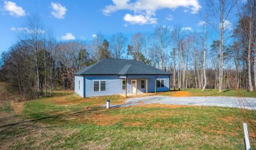 Photo #3 of 681 Cornfield Lane, Appomattox, VA 2.5 acres