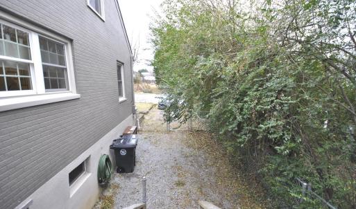 Plenty Off Street Parking