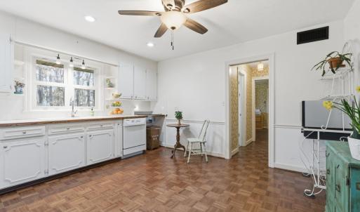 Photo #14 of 2122 Laurel Lane, Altavista, VA 0.8 acres