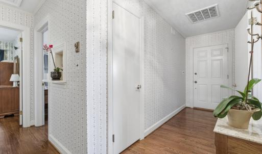 Photo #6 of 2122 Laurel Lane, Altavista, VA 0.8 acres