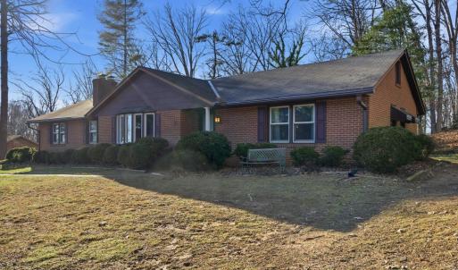 Photo #2 of 2122 Laurel Lane, Altavista, VA 0.8 acres