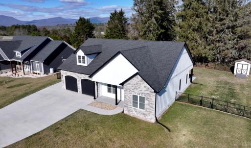 Photo #12 of 1043 BRADFORD CROSSING PL, Goode, VA 0.5 acres