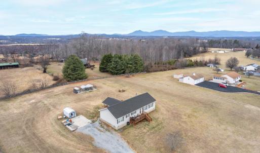 Photo #5 of 1689 Otter Hill Road, Bedford, VA 1.1 acres
