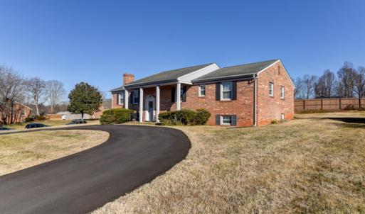 Photo #37 of 211 Robin Drive, Lynchburg, VA 0.4 acres