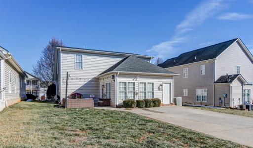 Photo #34 of 1040 Cranberry Ct, Moneta, VA 0.1 acres