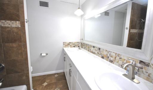 Photo #16 of 215 Deerwood Drive, Lynchburg, VA 0.4 acres