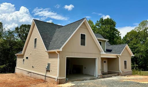 Photo #2 of 16 Somerset Drive, Appomattox, VA 1.7 acres