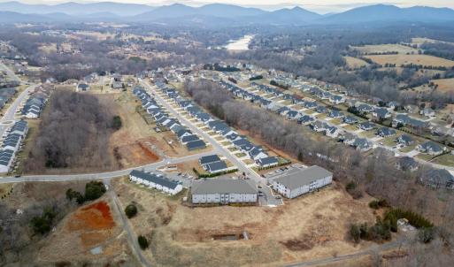 Photo #45 of 1301 Stoney Ridge Blvd #208, Forest, VA