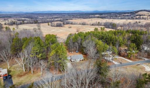 Photo #28 of 3105 Horseshoe Road, Appomattox, VA 1.1 acres