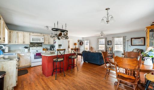 Photo #10 of 3105 Horseshoe Road, Appomattox, VA 1.1 acres