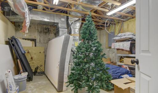 Photo #30 of 1052 8th Fairway Lane, Huddleston, VA 0.3 acres