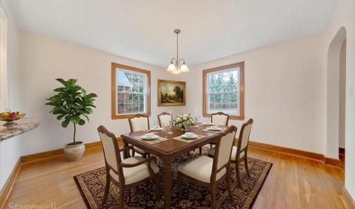 Virtually staged dining room