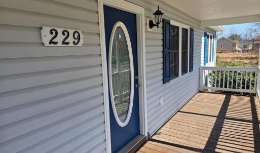 Photo #3 of 229 Lee Grant Avenue, Appomattox, VA 0.6 acres