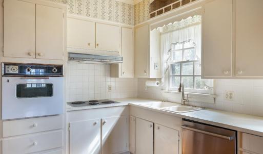 Photo #14 of 2121 Surrey Place, Lynchburg, VA 0.8 acres